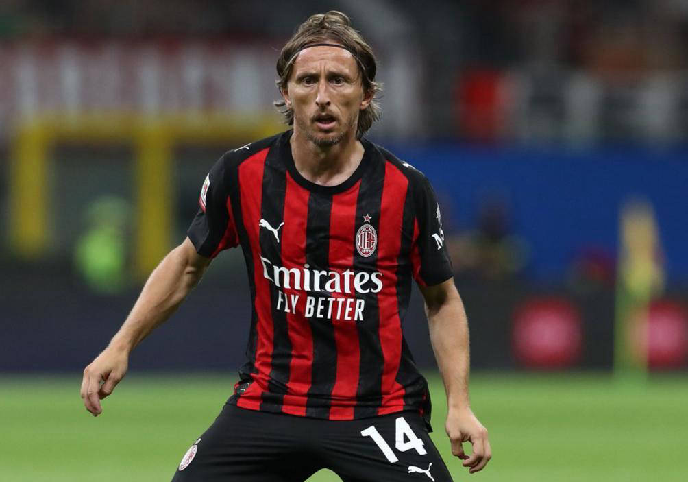 大连梭鱼湾足球场本赛季中超联赛观众总人数达874...