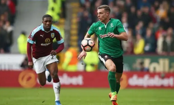 38岁梅西创造历史！50岁贝克汉姆赢麻了：0元签下球王，3年夺3冠